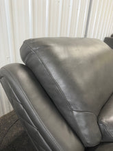 ABBYSON DOMINICK LEATHER POWER RECLINER WITH POWER HEADREST!! (BRAND NEW!)