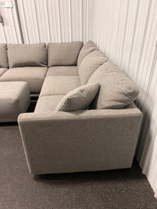 Thomasville Cayson 4-piece Fabric Sectional with Chaise and Ottoman! - (Photos Shown)!