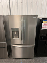 Frigidaire Gallery 27.8-cu ft French Door Refrigerator with Dual Ice Maker, Water and Ice Dispenser (Fingerprint Resistant Stainless Steel)! (BRAND NEW)