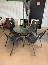 5 pc outdoor dining set- all new