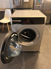 Bosch 800 Series 2.4-cu ft High Efficiency Stackable Steam Cycle Smart Front-Load Washer (Pearl Steel) ENERGY STAR! (USED - WORKS GREAT! - (220V PLUG!)