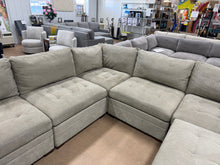 HUGE 6-PIECE MODULAR SECTIONAL WITH STORAGE OTTOMAN!! (BRAND NEW – MINOR SHIPPING BLEMISH)