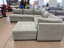 HUGE 6-PIECE MODULAR SECTIONAL WITH STORAGE OTTOMAN!! (BRAND NEW – MINOR SHIPPING BLEMISH)