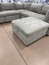 HUGE 6-PIECE MODULAR SECTIONAL WITH STORAGE OTTOMAN!! (BRAND NEW – MINOR SHIPPING BLEMISH)