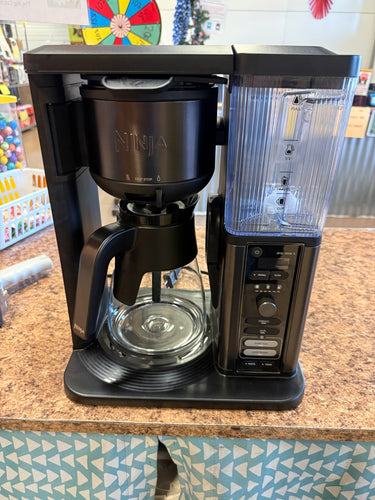 Ninja® Hot & Iced, Single Serve & Drip Coffee Maker with Rapid Cold Brew 10 Cup Glass Carafe!! LIGHTLY USED(TESTED WORKS GREAT)!!