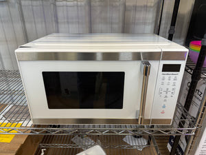 Hamilton Beach 1.1 cu ft Countertop Microwave Oven in White and Stainless Steel Color, Sensor Cook!! NEW OUT OF BOX!!