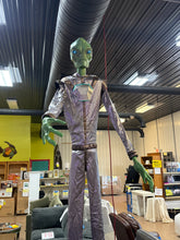 10’ Halloween Animated Alien!! NEW AND ASSEMBLED!!