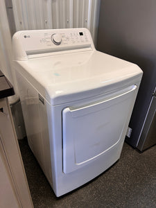 LG 7.3-cu ft Electric Dryer (White) ENERGY STAR! (NEW - SCRATCHED)