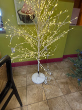 7’ Twinkle Light White Tree!! NEW(CORD WAS FIXED BY US, DAMAGED IN SHIPPING BUT REPAIRED)!!