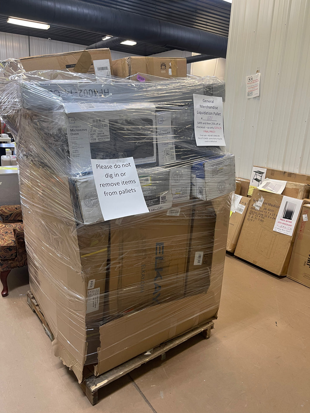 Jumbo Liquidation Pallet number 1121

Almost  7 ft tall!

General merchandise