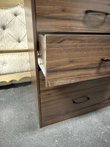 Mainstays Ardent 8 Drawer Dresser, Brown!! NEW AND ASSEMBLED(ONE DRAWER HAS TINY BLEMISH)!!