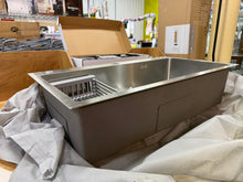 32" Drop In Single Bowl Kitchen Sink IGN-K001S-32! (NEW)