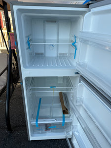 Frigidaire 10.1 cu. ft. Garage Ready Top Freezer Refrigerator in Fingerprint-Resistant Stainless Look, ENERGY STAR! (BRAND NEW)