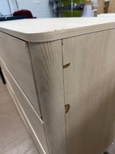 SALVAGE SPECIAL!! MODERN 5-DRAWER DRESSER WITH STORAGE COMPARTMENT! (NEW & ASSEMBLED – SHIPPING DAMAGE)