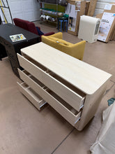 SALVAGE SPECIAL!! MODERN 5-DRAWER DRESSER WITH STORAGE COMPARTMENT! (NEW & ASSEMBLED – SHIPPING DAMAGE)