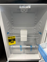 Frigidaire 18.3-cu ft Top-Freezer Refrigerator ( Black ) Garage Ready ENERGY STAR Certified! (BRAND NEW)