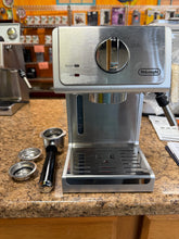 DeLonghi 15 Bar Stainless Steel Espresso and Cappuccino Machine with Premium Adjustable Frother! (USED - CLEAN)