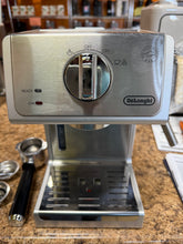 DeLonghi 15 Bar Stainless Steel Espresso and Cappuccino Machine with Premium Adjustable Frother! (USED - CLEAN)