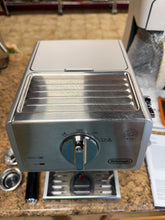 DeLonghi 15 Bar Stainless Steel Espresso and Cappuccino Machine with Premium Adjustable Frother! (USED - CLEAN)
