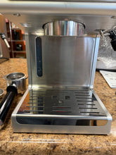 DeLonghi 15 Bar Stainless Steel Espresso and Cappuccino Machine with Premium Adjustable Frother! (USED - CLEAN)