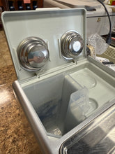DeLonghi 15 Bar Stainless Steel Espresso and Cappuccino Machine with Premium Adjustable Frother! (USED - CLEAN)