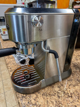 De’Longhi Dedica Duo espresso machine, compact size with built in frother for latte art, brew espresso, cold brew, lattes & more! (USED - TESTED)