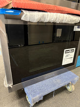 Frigidaire Gallery 27 in. Double Electric Built-In Wall Oven with Total Convection in Smudge-Proof Black Stainless Steel! (BRAND NEW)