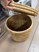 Wicker Storage Ottoman Natural! (NEW - MINOR FRILLS)