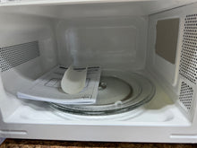 Mainstays 0.7 Cu ft Countertop Microwave Oven, 700 Watts, White!