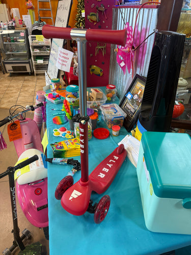 Radio Flyer Glider Junior Kick Scooter with Light Up Wheels! (NEW)