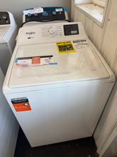 Whirlpool  4.2 - 4.3 cu. ft. Top Load Washer in White with 2-in-1 Removable Agitator- new scratch and dent
