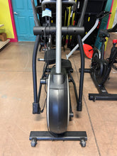 ProForm Carbon E7 Elliptical Magnetic Resistance Cross-trainer Elliptical! (USED - LIKE NEW!)