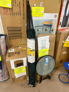 7.5' Round Outdoor Patio Market Umbrella - Room Essentials!! NEW IN CARRY BAG!!