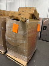 Jumbo Liquidation Pallet #2705

 

7 feet tall Gaylord