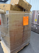 Jumbo Liquidation Pallet #2705

 

7 feet tall Gaylord