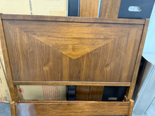 Universal Broadmoore Powell Queen Bed! (NEW - SCRATCHED) - (PHOTOS SHOEN PREVIOUSLY ASSEMBLED FRAME!)