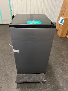 Hisense 4.4 Cu ft. Single Door Mini Fridge with Chiller, Silver 18.7" Width!! NEW OUT OF BOX!!
