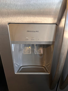 Frigidaire 25.6-cu ft Side-by-Side Refrigerator with Ice Maker, Water and Ice Dispenser (Fingerprint Resistant Stainless Steel) ENERGY STAR! (BRAND NEW - MINI SCRATCH ON HANDLE!)