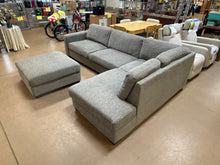 Maycen Fabric Sectional! (NEW & ASSEMBLED!)