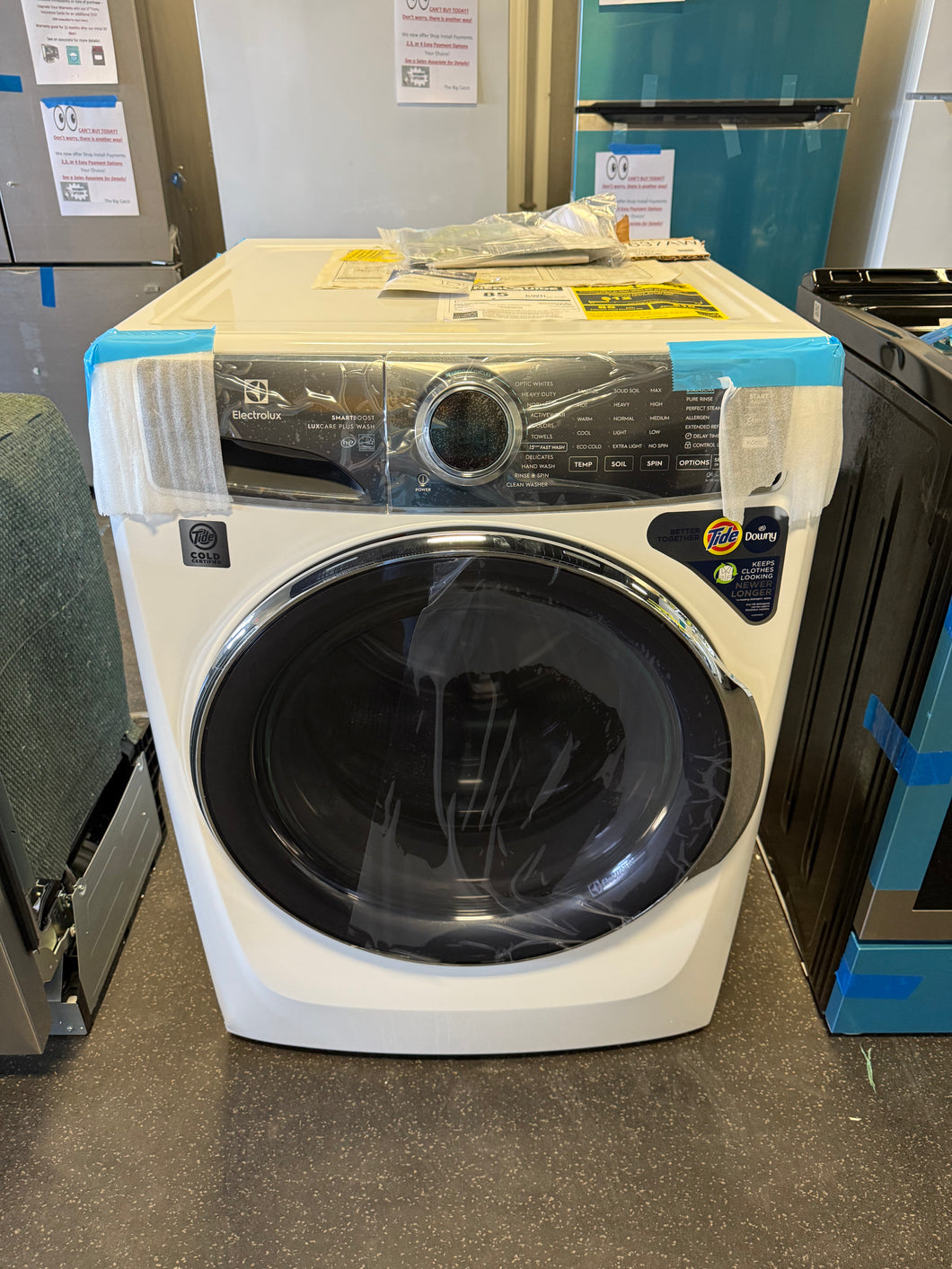 Electrolux SmartBoost 4.5-Cu. Feet High Efficiency Stackable Steam Cycle Front-Load Washer ( White ) ENERGY STAR! (BRAND NEW - DENTED SIDES)