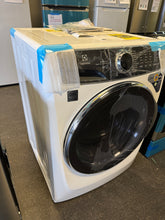Electrolux SmartBoost 4.5-Cu. Feet High Efficiency Stackable Steam Cycle Front-Load Washer ( White ) ENERGY STAR! (BRAND NEW - DENTED SIDES)