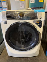 Electrolux SmartBoost 4.5-Cu. Feet High Efficiency Stackable Steam Cycle Front-Load Washer ( White ) ENERGY STAR! (BRAND NEW - DENTED SIDES)
