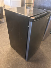 Arctic King 4.4 Cu ft One-Door No Freezer Mini Fridge, Black Stainless Steel Look E-Star! (USED ONCE - LIKE NEW - DENTED)