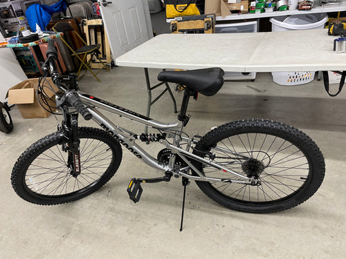 Mongoose Limestone Mountain Silver Bike - 21 speed -  new