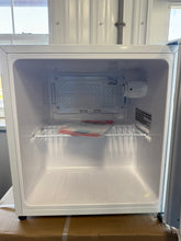Magic Chef 1.7 cu. ft. Freezerless Mini Fridge, White! (NEW - MINOR DENTS)