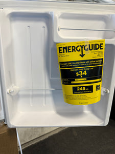 Magic Chef 1.7 cu. ft. Freezerless Mini Fridge, White! (NEW - MINOR DENTS)