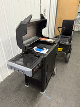 Masterbuilt AutoIgnite Series 545 Digital Charcoal Grill and Smoker in Black!! BRAND NEW(HANDLE BROKE OFF DURING SHIPPING)!!