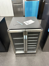 Silhouette Dual Zone 23.81 in. Wide 60 beverage cans and 27 bottles of wine Built-in Beverage Center in Stainless Steel! (BRAND NEW)