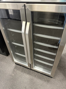 Silhouette Dual Zone 23.81 in. Wide 60 beverage cans and 27 bottles of wine Built-in Beverage Center in Stainless Steel! (BRAND NEW)