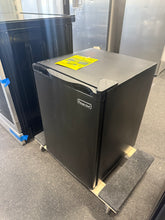Magic Chef 2.6 cu. ft. Mini Fridge in Black, ENERGY STAR! (BRAND NEW - MINOR DENTS)